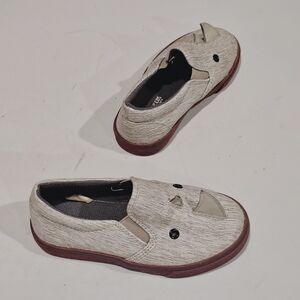Genuine Kids by OshKosh Kids Cream Slip-On Slippers Size 9